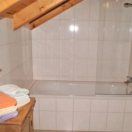 Grosses Ferienhaus Mit 5 Schlafzimmer & 4 Baeder Pollauberg Exterior photo