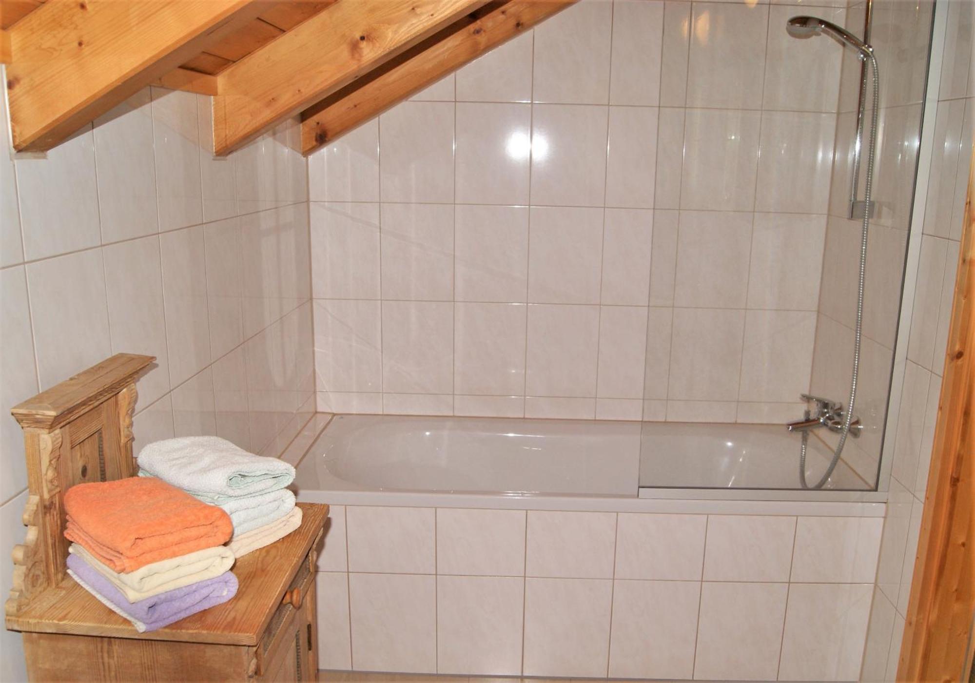 Grosses Mit 5 Schlafzimmer & 4 Baeder